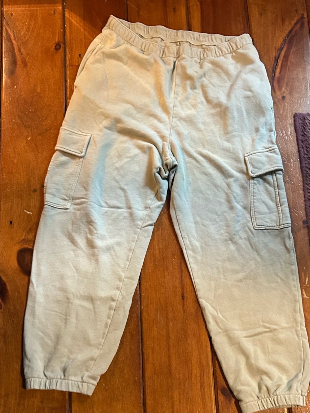 Aerie/American Eagle Outfitters Bundle of Large Bottoms:leggings, shorts, sweats - Picture 4 of 5
